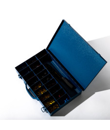 Coffret métallique d’assortiment de cosses et fiches préisolées à sertir (825)