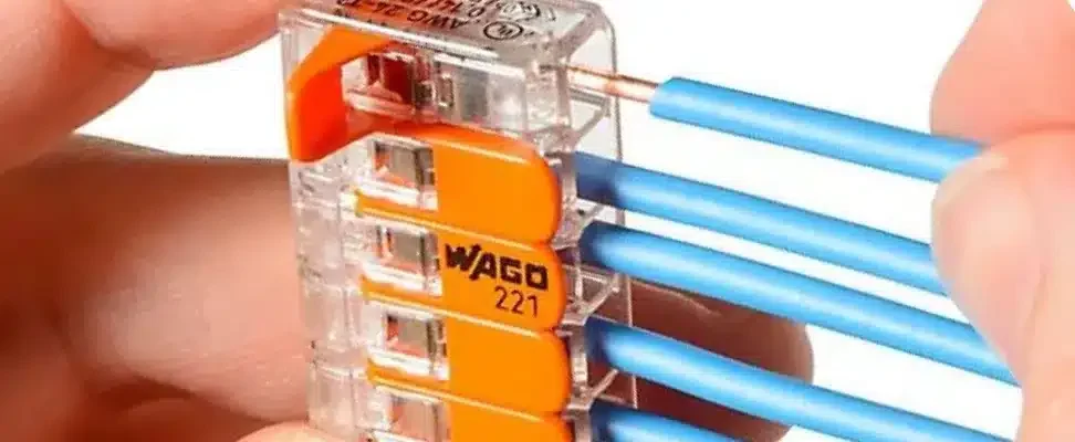 Connexion électrique sur borne Wago 221