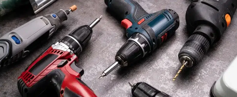 Visuel d'outils électroportatifs utiliser par les électriciens.